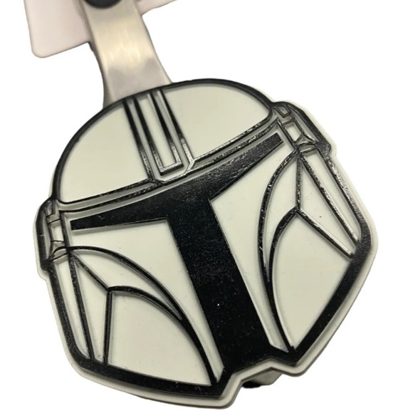 Disney Star Wars Mandalorian Heat Resistant Silicone Tongs Cookware Bakeware NEW - Picture 2 of 11